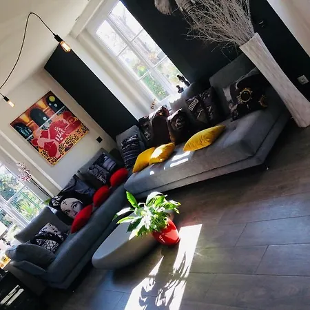 Homestay Maison Auguste Meyzieu